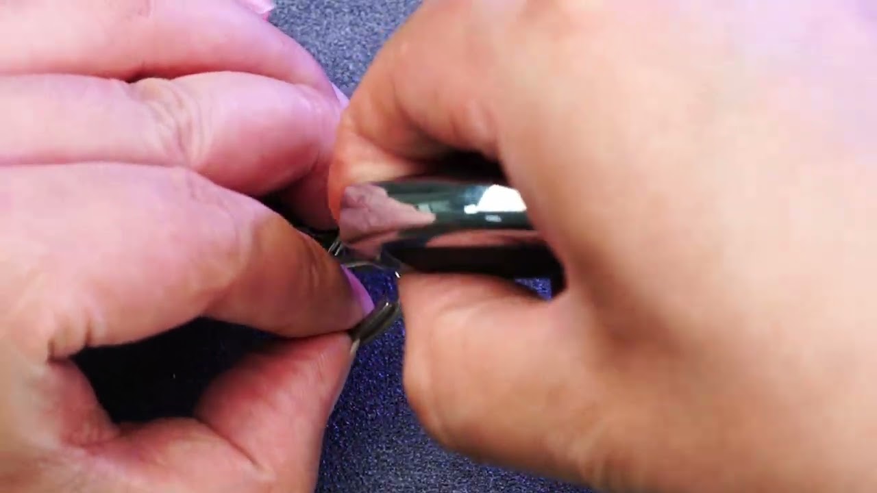 🔑 KM05 Titanium Carabiner – small in size, big in strength. #carabiner #titanium #keyunity