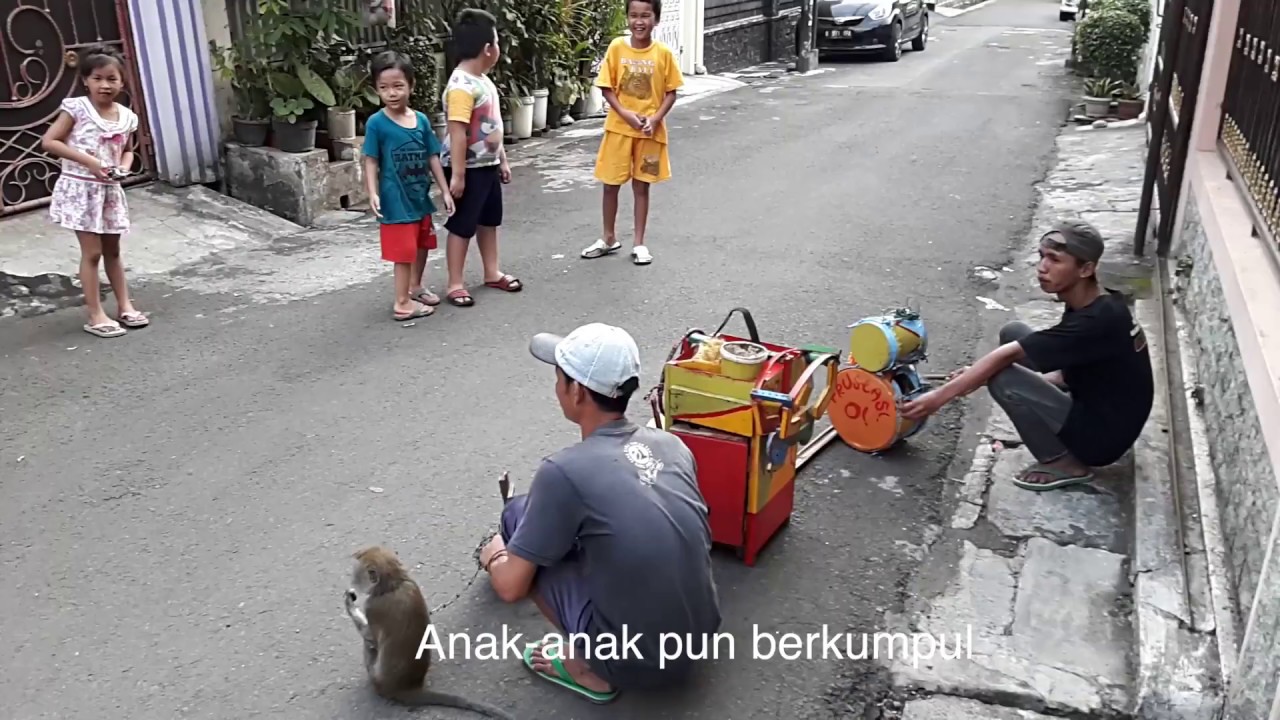 Lantun Orchestra | Pertunjukan Topeng Monyet Keliling