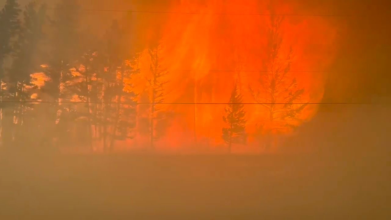 Chaos in BC! Clinton Pear Lake massive Wildfire