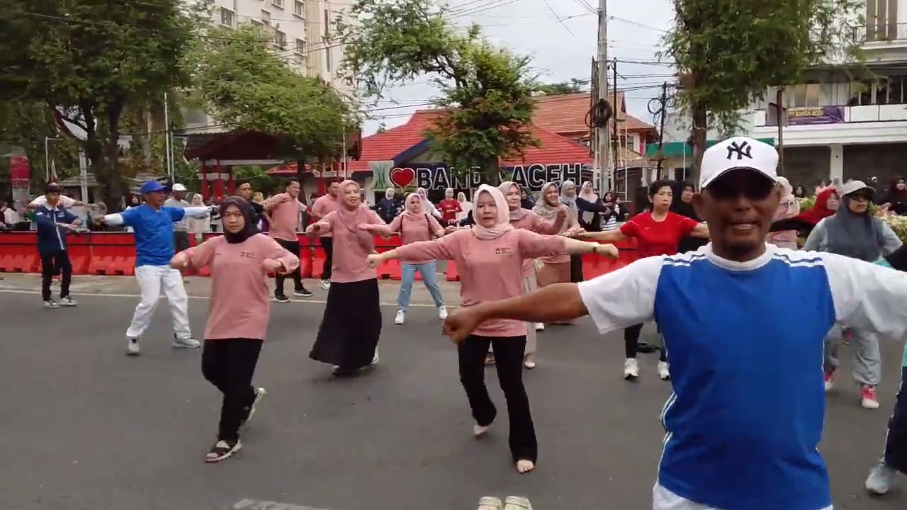 CAR FREE DAY Senam Sehat Bersama Bergembira Banda Aceh 
