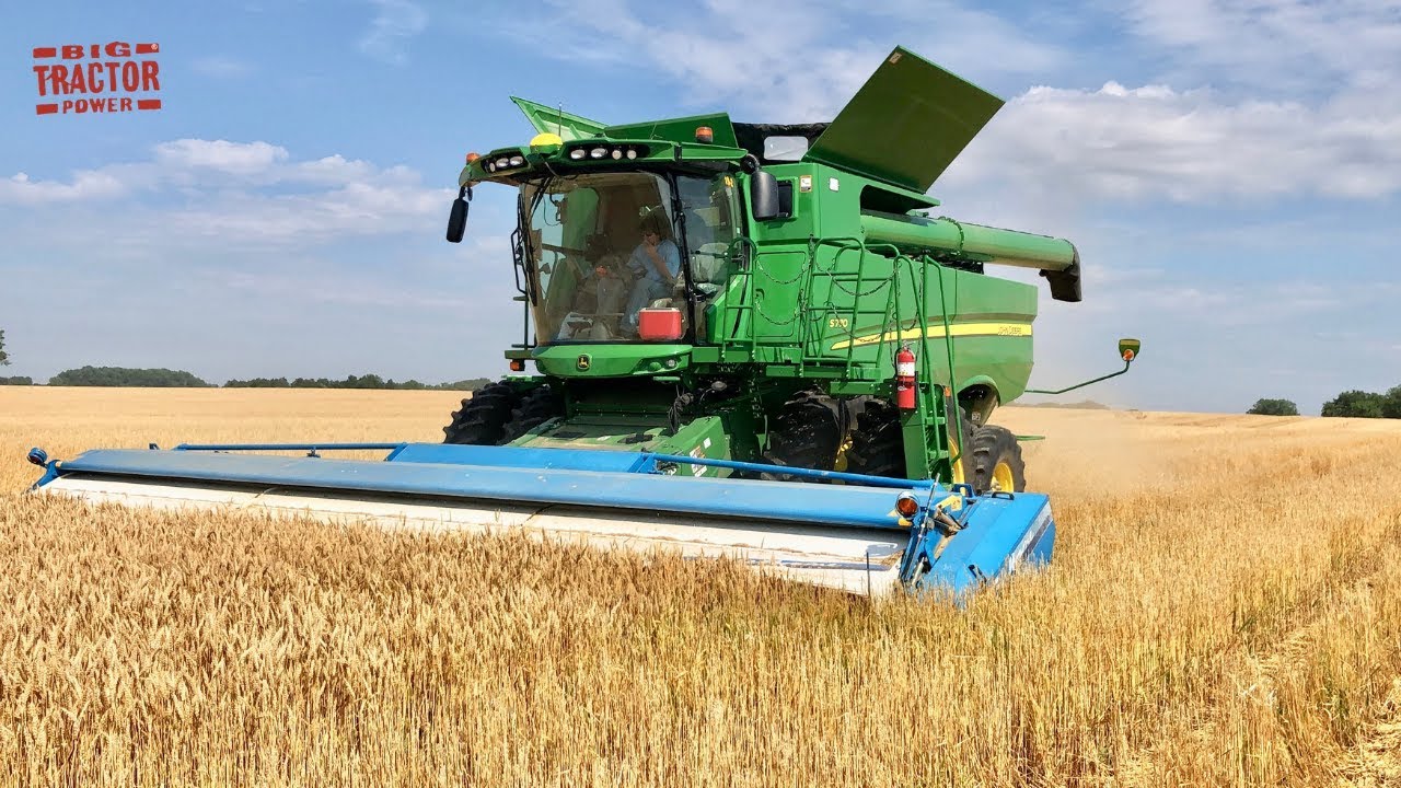 John Deere S770 Combine and Shelbourne CVS28 Harvesting Wheat