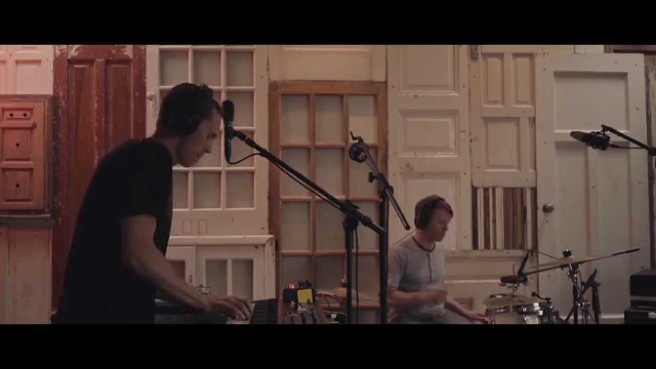 Low Roar - Vampire On My Fridge // PYL Session (Mexico City)