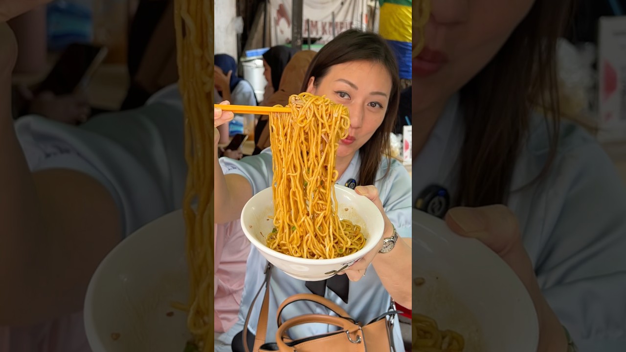 MIE AYAM KEBANGGAAN DAN LANGGANAN ANAK ANAK KAMPUS BANDUNG NIH!!