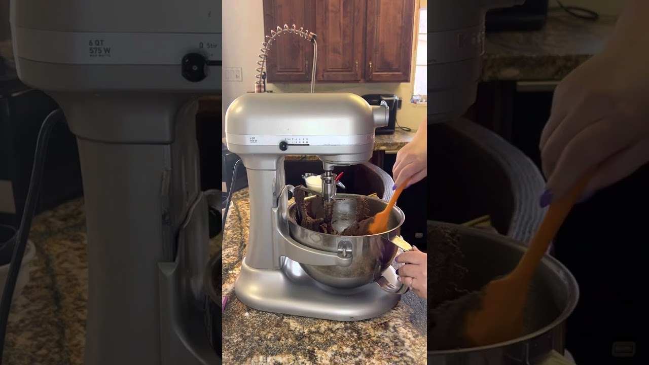 Keto Chocolate and Vanilla Whoopie Pie