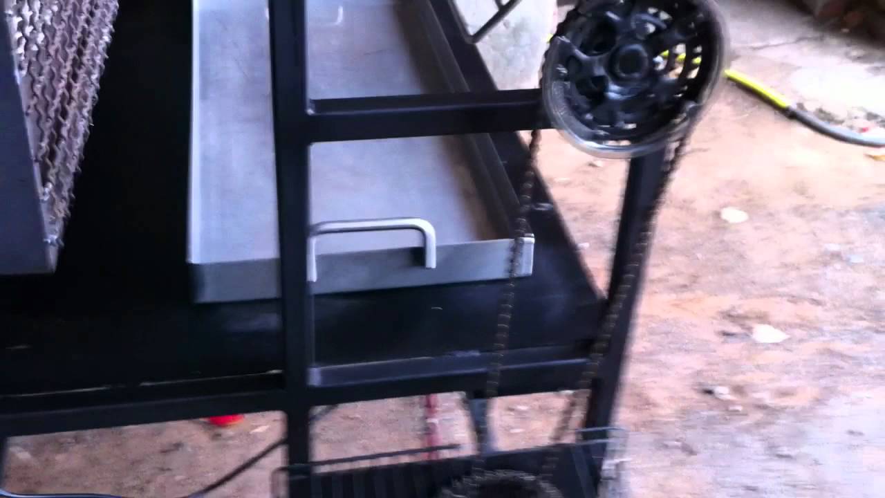 Spanferkelgrill