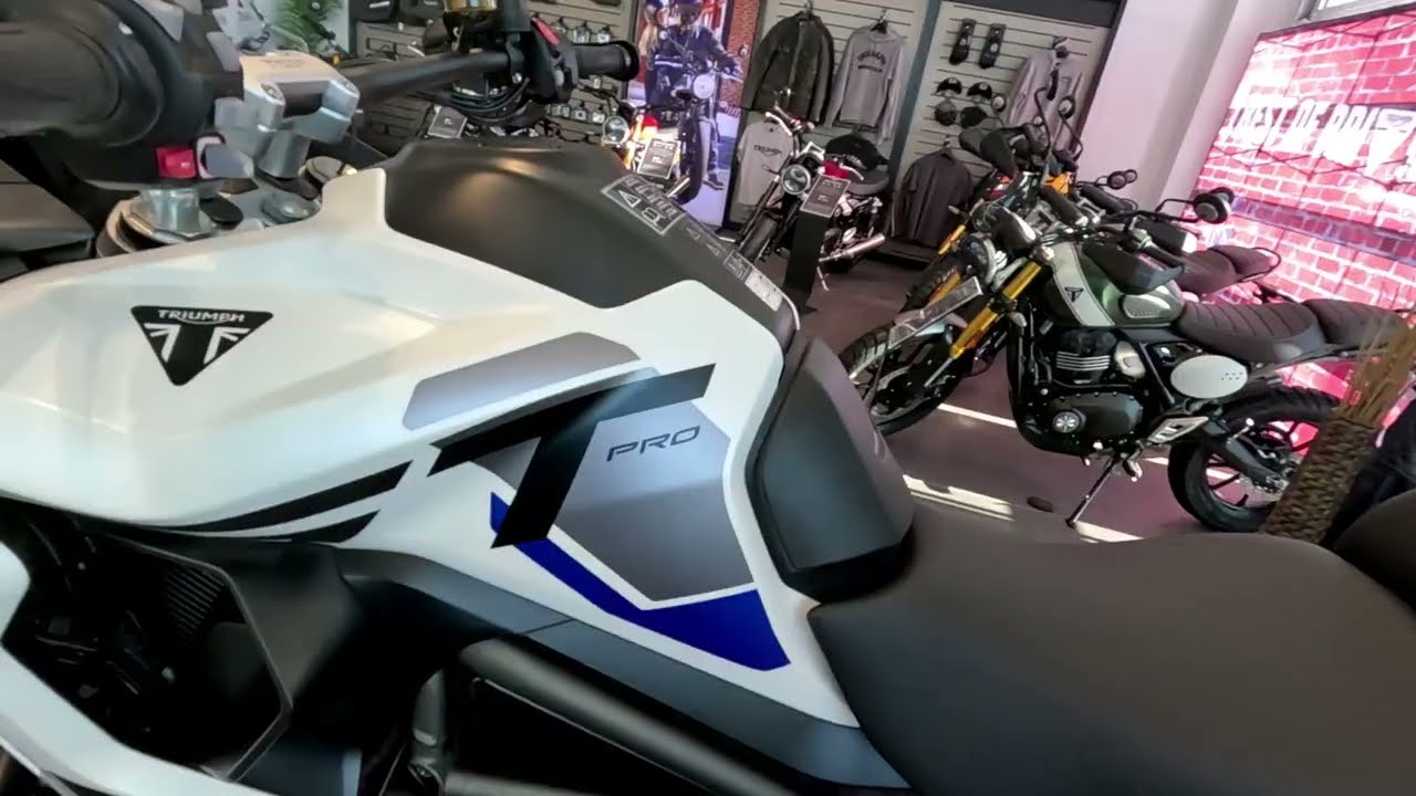 p'tit tour en concess Triumph Reims