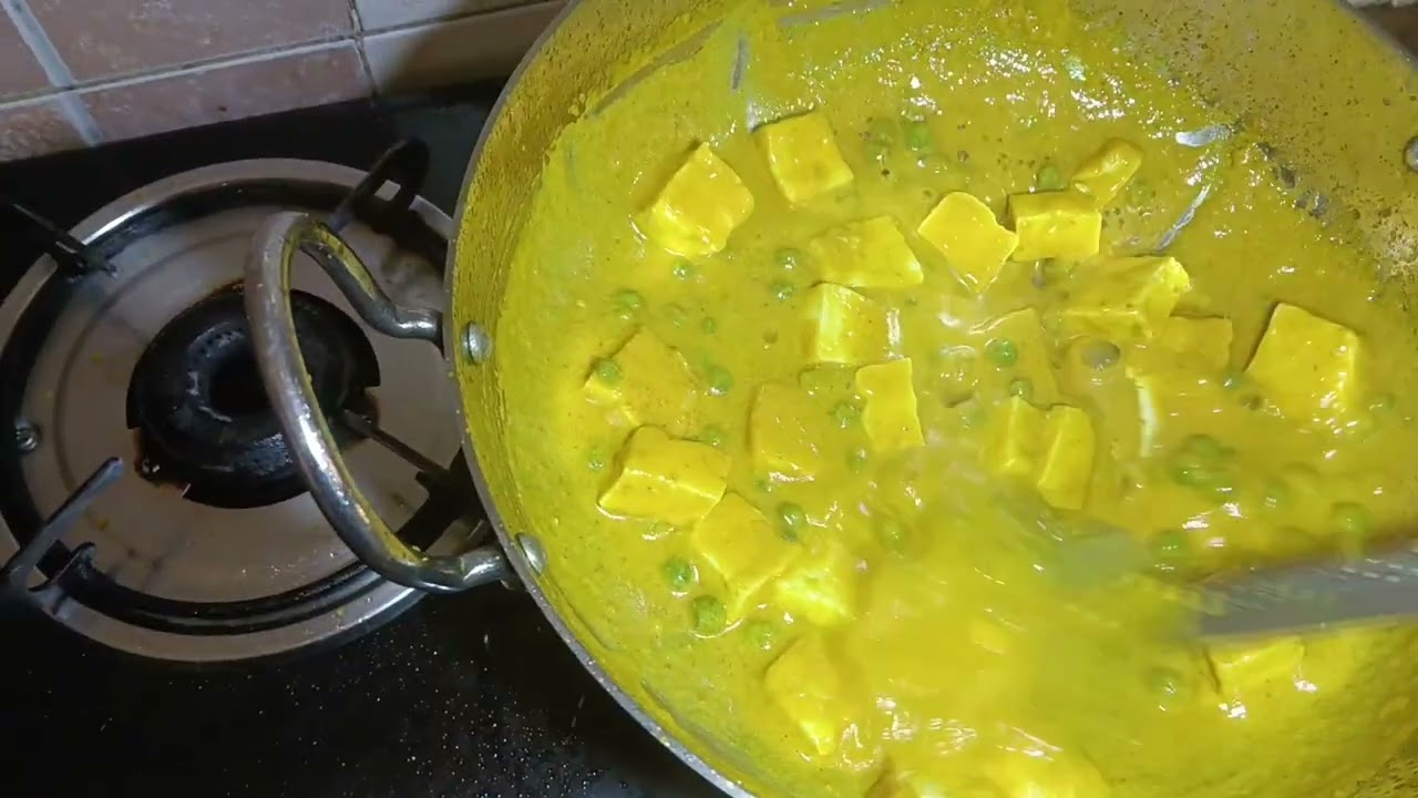 Matar paneer gravy with roti