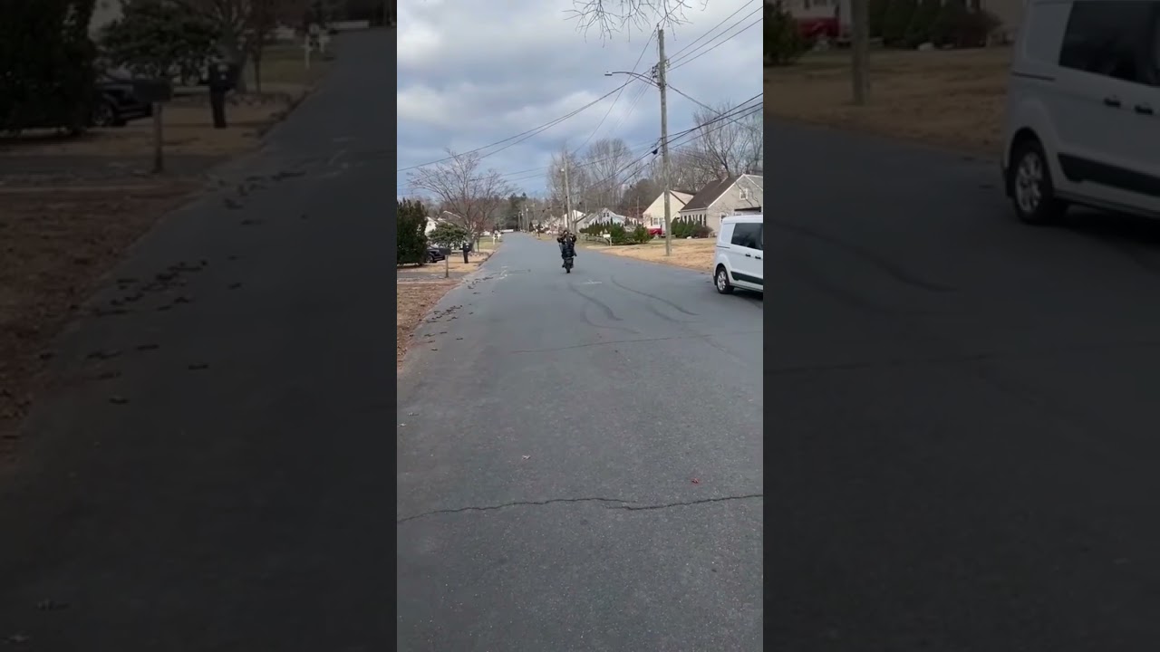 gy6 150cc scooter doing a wheelie #gy6 #gy6guy #scooterguy #wheelie #scooter #stunt