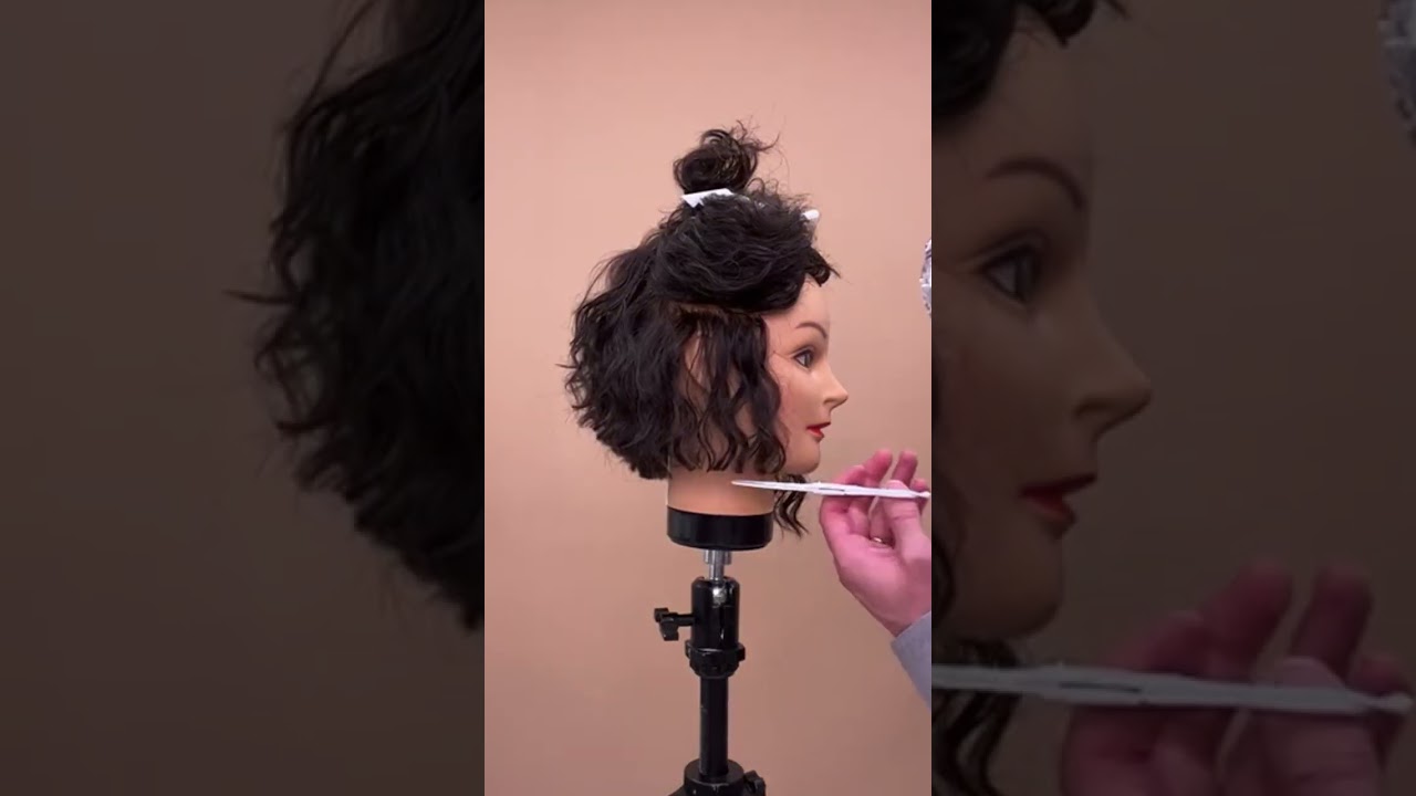 💡&ldquo;Natural Graduation&rdquo; is an amazing tool and reason to cut curly hair. MUSIC 🎶 Spaceland SPARKZ