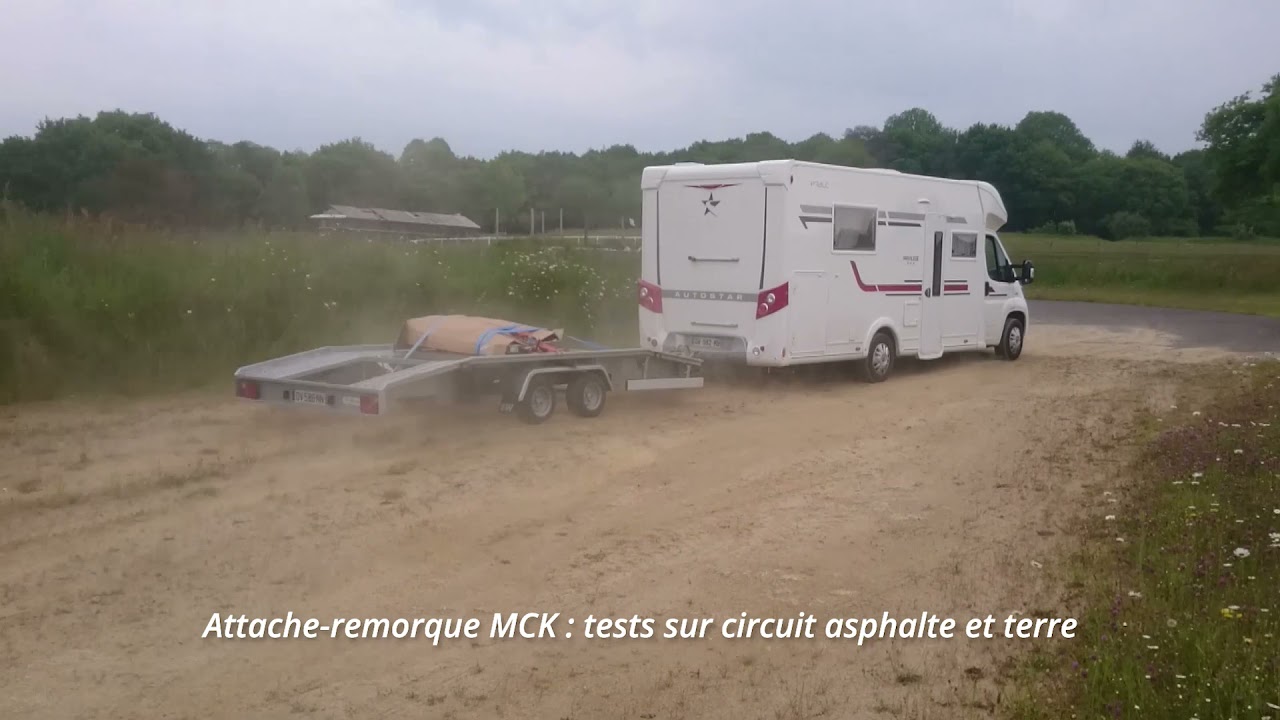 Tests de l'attache-remorque MCK sur route et sur circuit.
