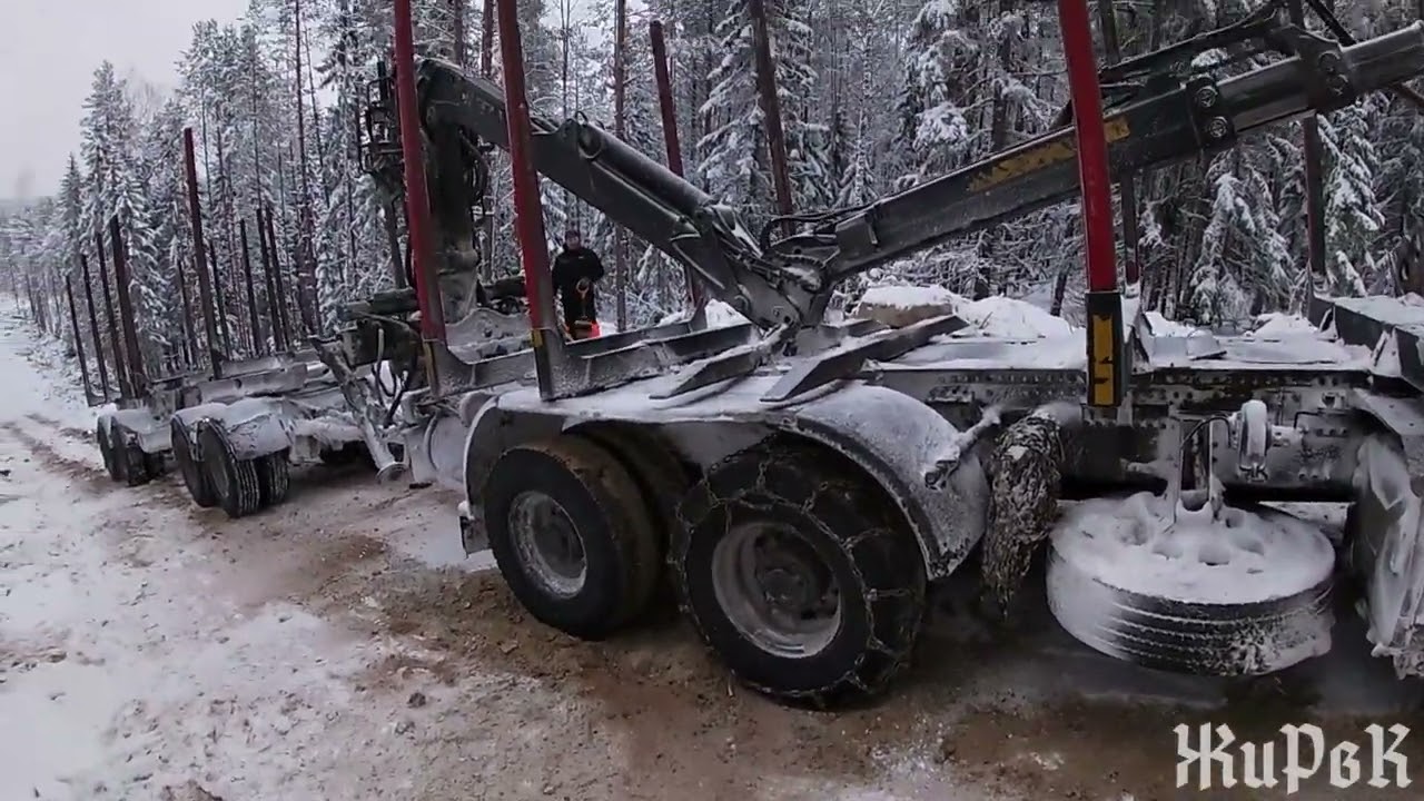 Лесовоз ВОЛЬВО не поднялся в гору.