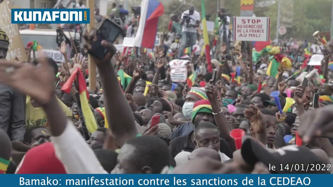 No Comment: la manifestation contre les sanctions de la CEDEAO
