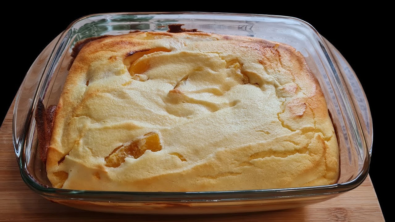 Манная запеканка с творогом и персиками, эта манная запеканка просто воздушная и вкусная!