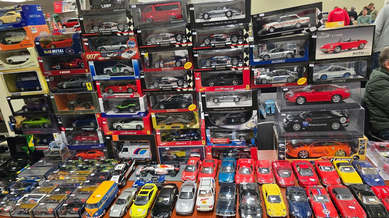 Searching for Diecast Cars in different scales on the Namac event! Biggest in the world 🤯