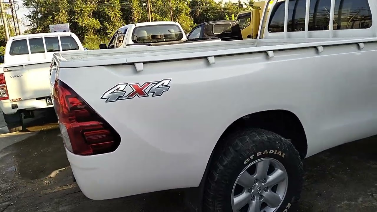 Di jual Hilux SC 4x4 siap pakai minat Hb wa 082352451160