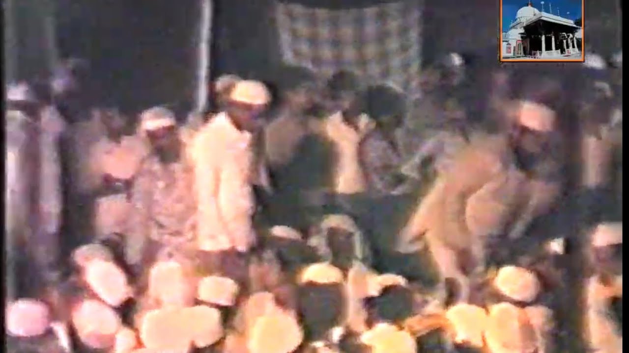 Sarkar e Kala and Syed Izhar Ashraf Qawwali Mehfil e Sama 1986 Urs e Makhdoomi. Kichaucha