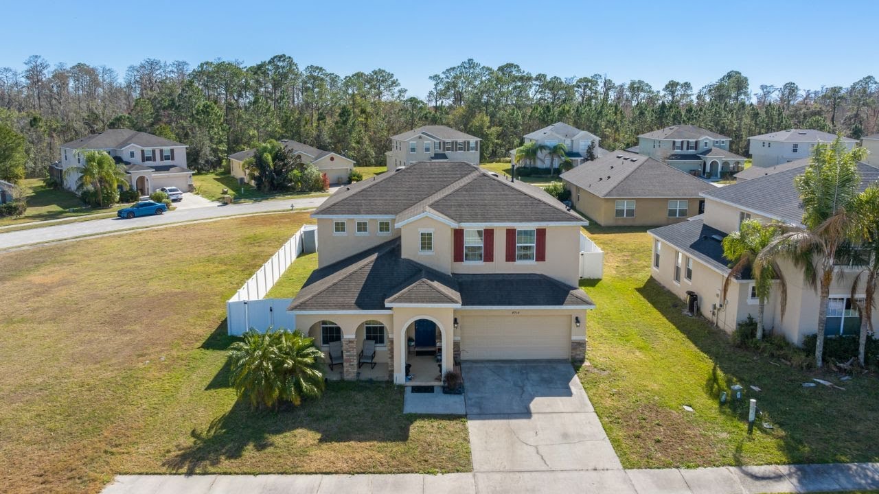 $425,000 Castle Street East Home in Kissimmee, Florida | 5 beds + 4.5 baths + 2,693 SF Living