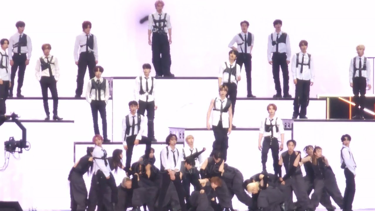 230826 BOOM + Black on Black | NCT NATION 엔시티 단체콘 콘서트 DREAM 2018 드림 붐 블온블 폰카 직캠 fancam