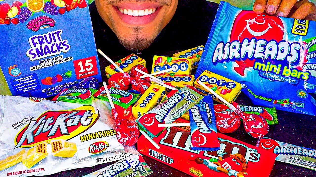 ASMR EATING HALLOWEEN CANDY TALKING MUKBANG JERRY FOOD TREATS PARTY THEME STUFF