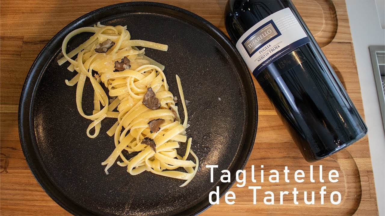 Tagliatelle com #trufas ! Perfume e sabor no seu prato!