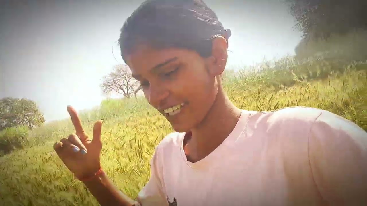हम जा रहे हैं अपने खेत में दोस्तों वीडियो को  पूरा देखना 🙏🥰