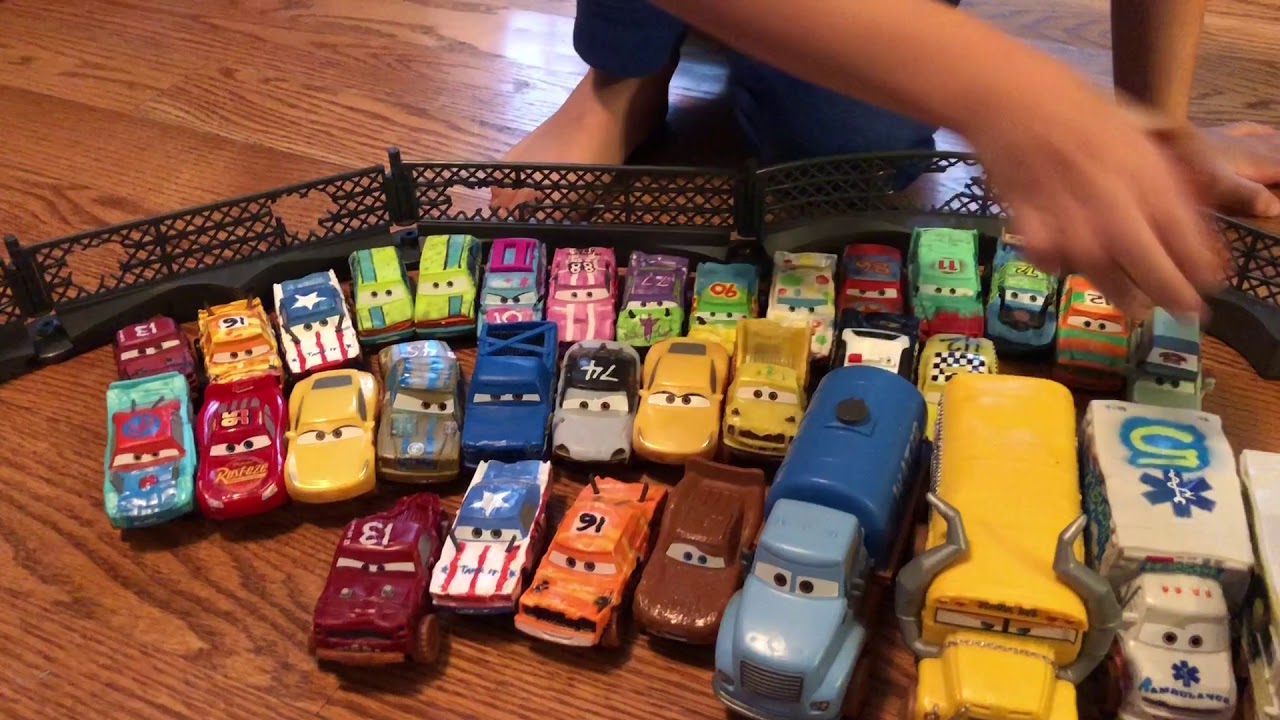Cars 3 Thunder Hollow Crazy 8 crasher demolition derby character toys