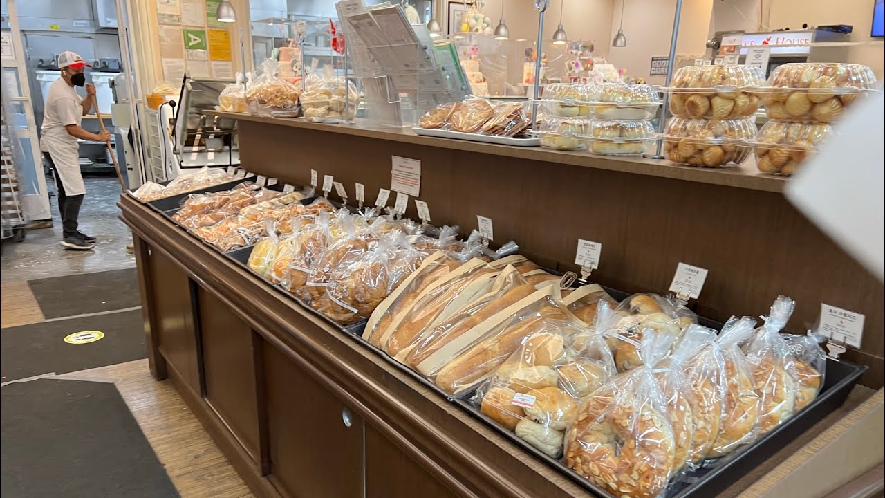 Went To Cake House Inside Of Galleria Market To Get Some Breads Awesome~ I Love The Breads From Here