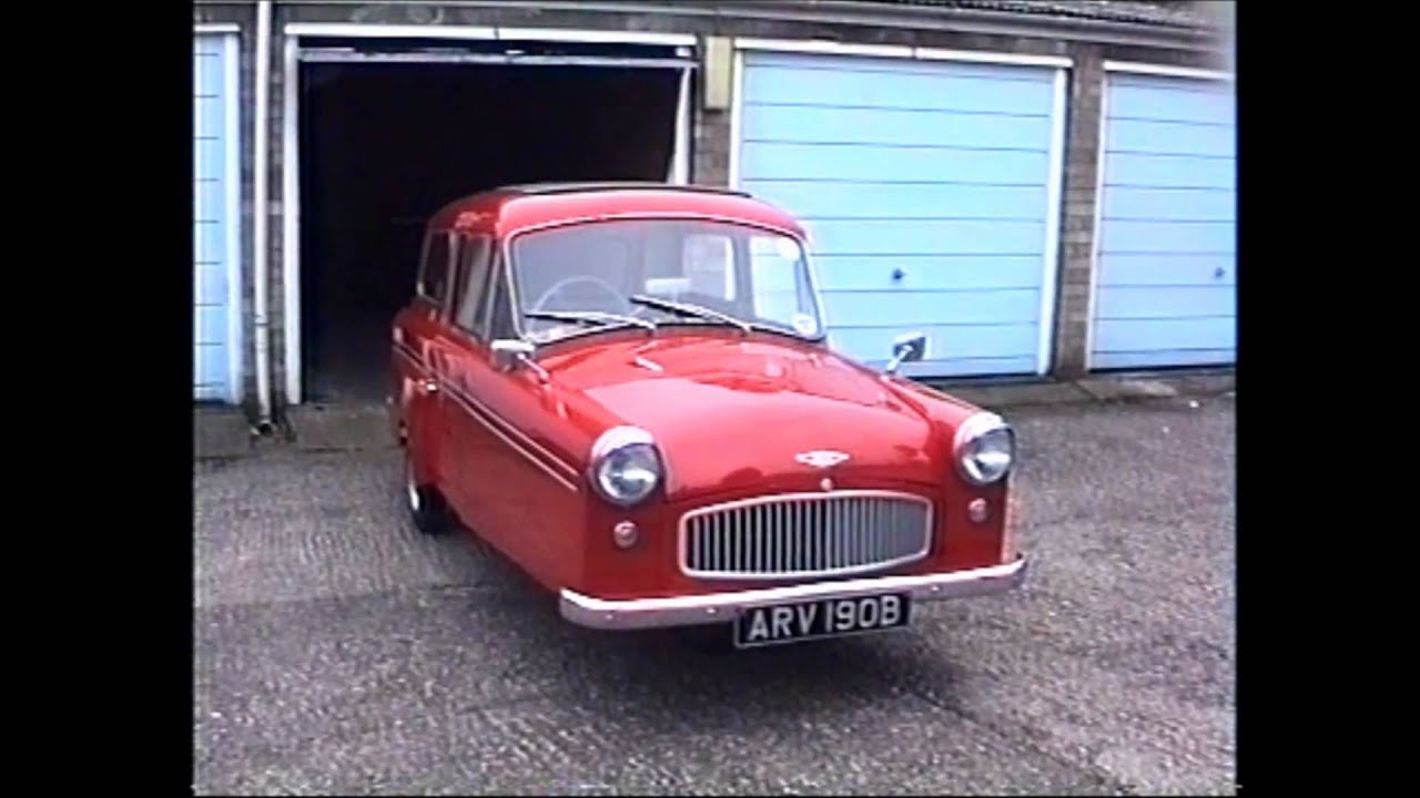 LOOKING AT A 1964 BOND MINICAR