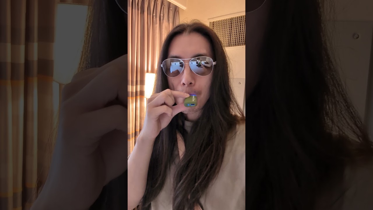 Raw Garden blinker in a las Vegas hotel room