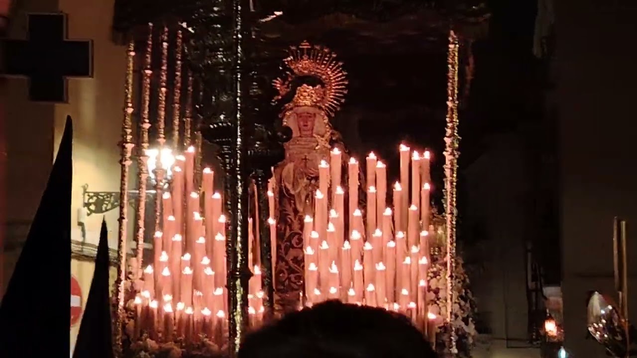VIRGEN DE MONTSERRAT EN CALLE ZARAGOZA. VIERNES SANTO DE 2025 EN SEVILLA