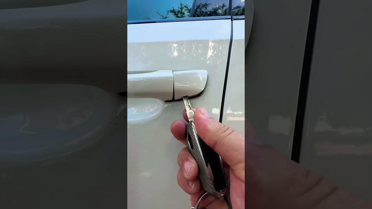 VW Passat-Unlock Your Car With Dead Battery #shorts  #volkswagen #howto #keyfob