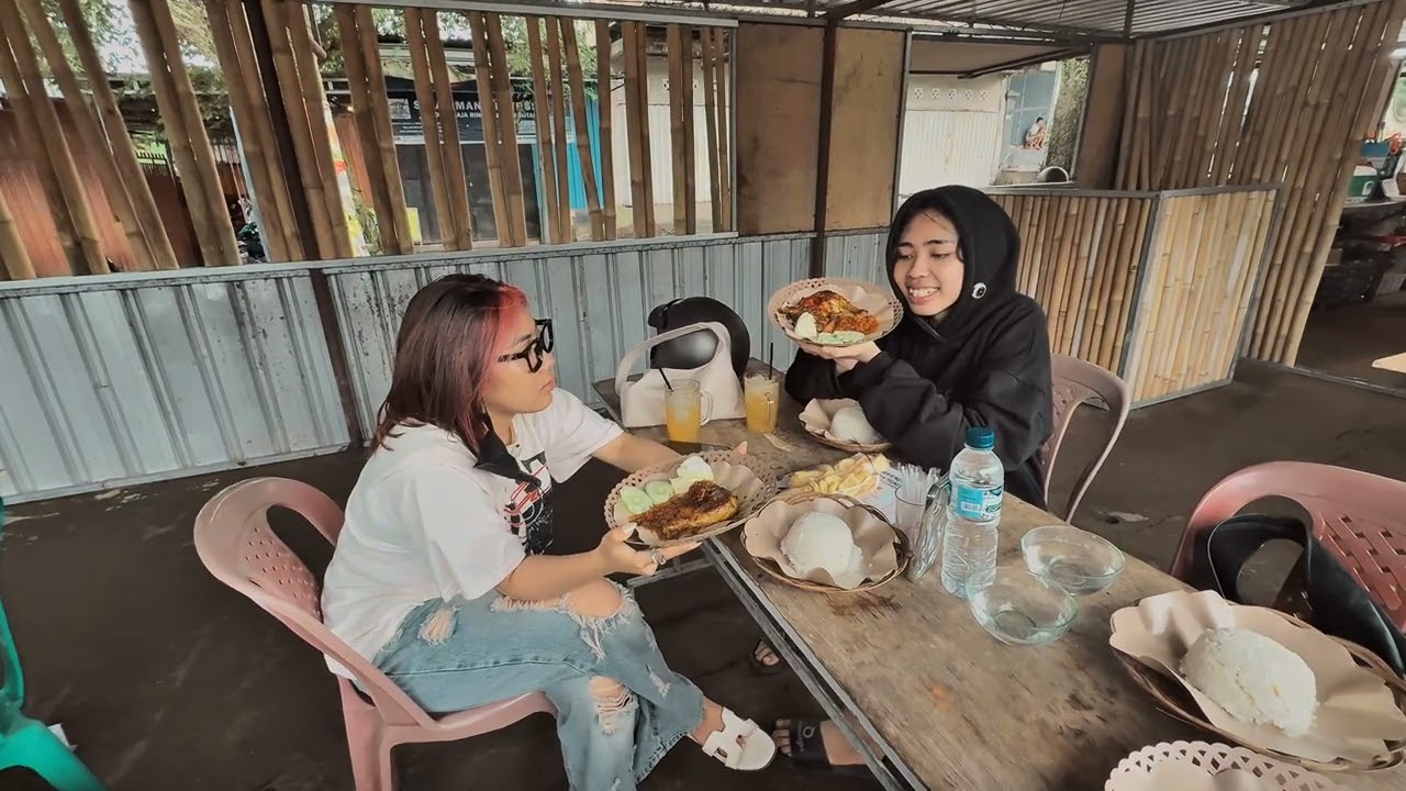 Main ke rumah zixiee malah di suruh nikah sama ibunya !!