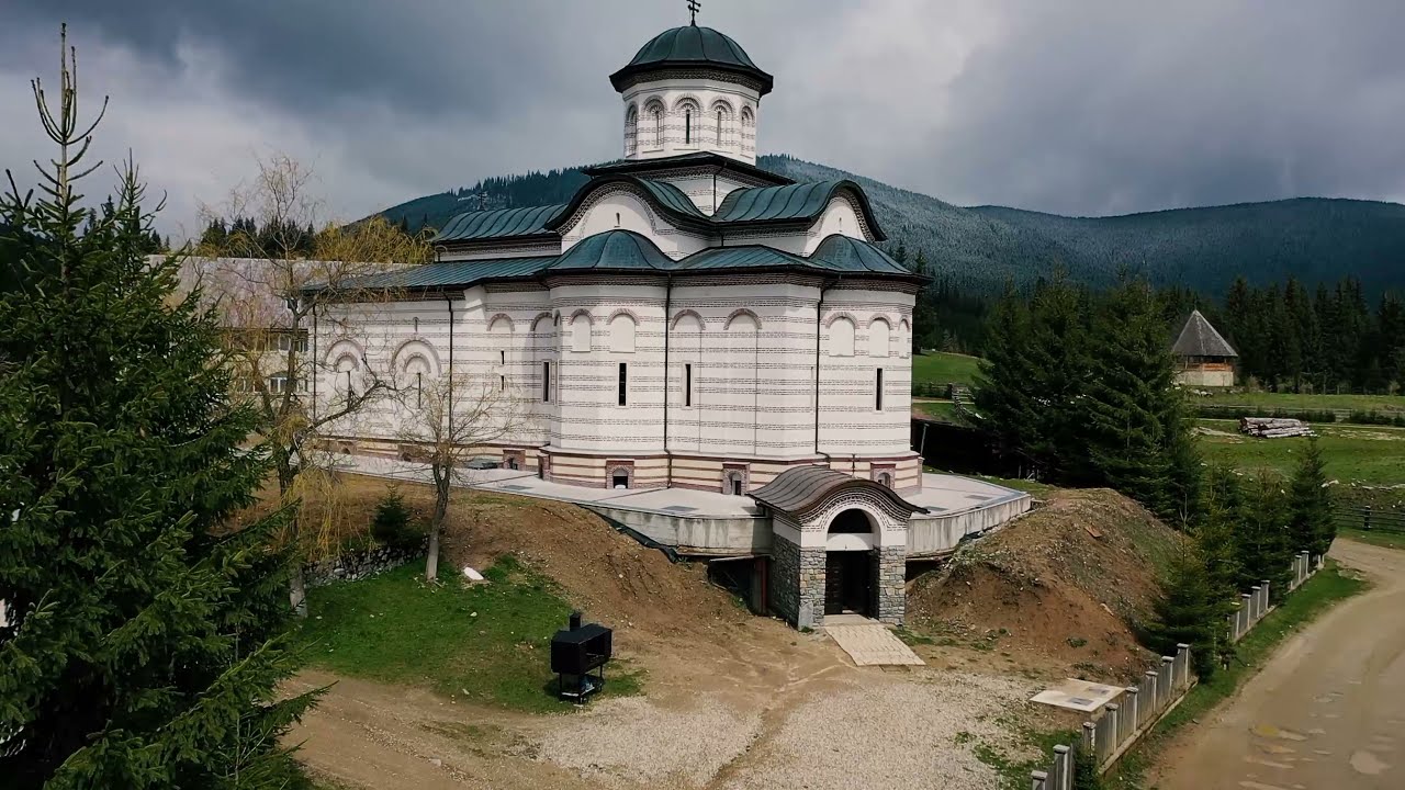 PE TINE CEL CE TE ÎMBRACI CU LIMINA stihiră la scoaterea Sfântului Epitaf
