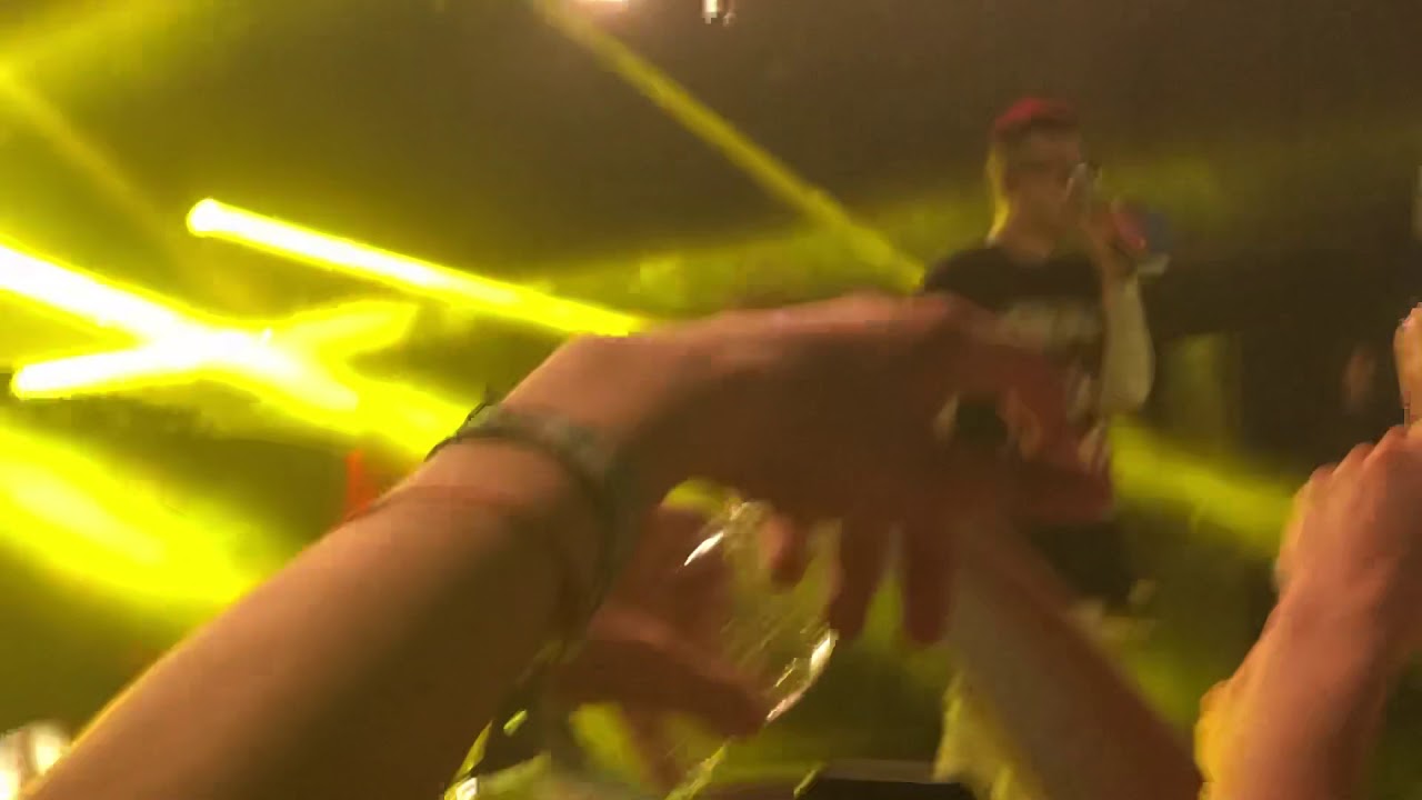 Sfera Ebbasta - Serpenti a sonagli (Live @ Demodè Club)