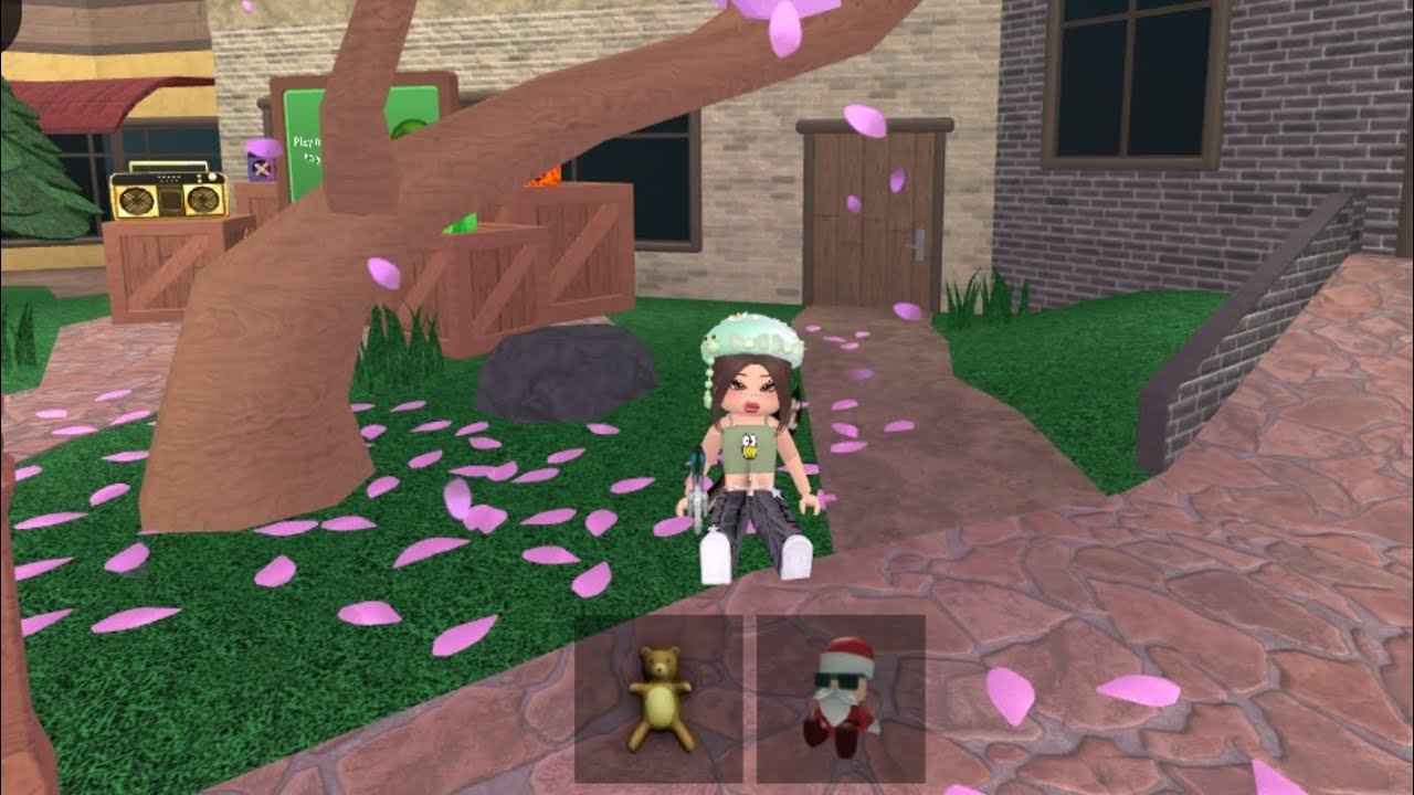 Playing mm2 (I make teamers rage quit really fast )