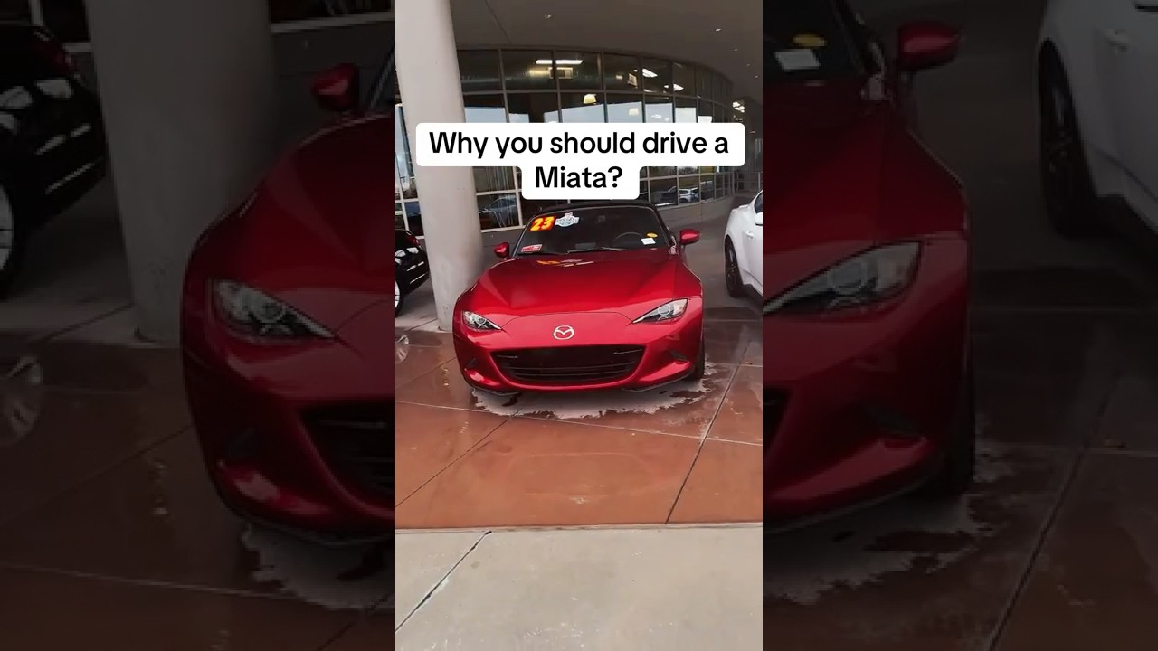 Красный подержанный Mazda MX-5 Miata Grand Touring 2023 года | Билл Люк СанТан