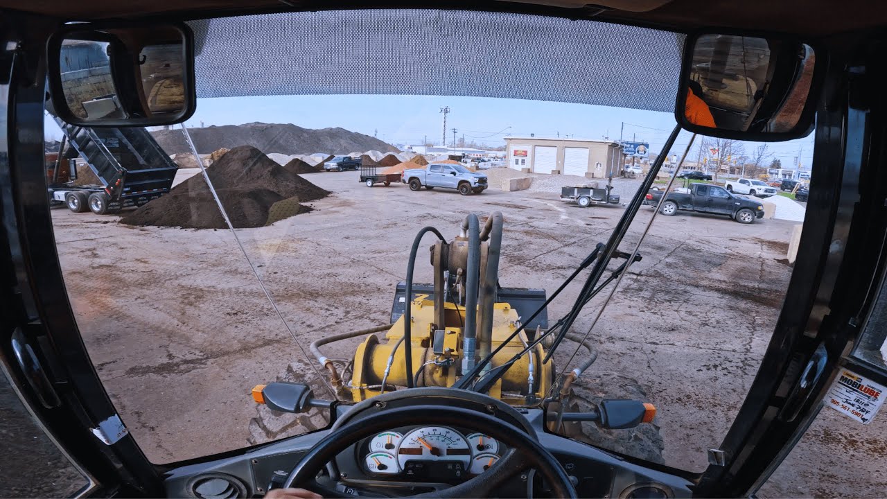 When Everyone Shows Up at Once... - Caterpillar 924G POV