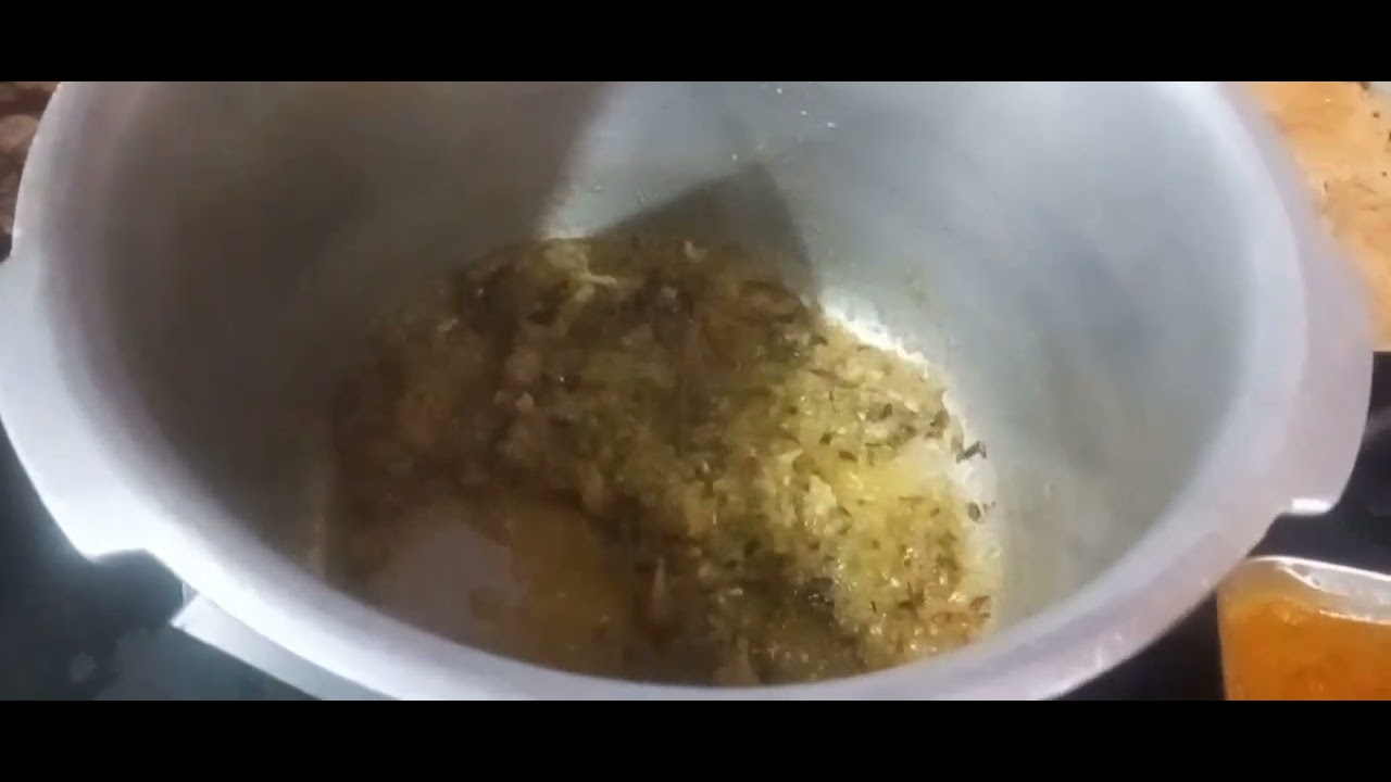 छिलके वाली मसूर की दाल मसालेदार