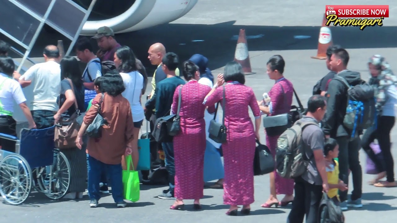 Pramugari Cantik Persiapan Terbang di Terminal 2 Bandara Soekarno Hatta Jakarta