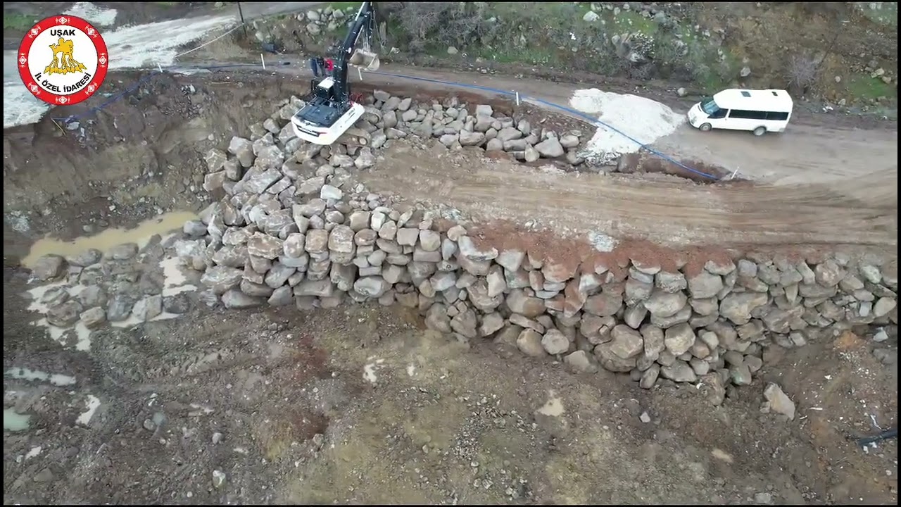 Uşak Aşağı karacahisar toprak kayması yol çalışması
