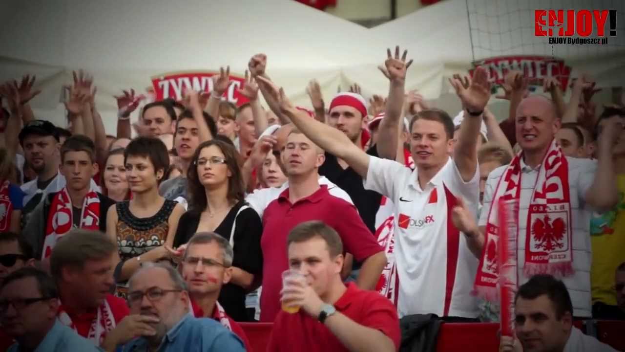 Polska - Grecja doping kibic&oacute;w Stary Rynek Bydgoszcz Strefa Kibica mecz na żywo