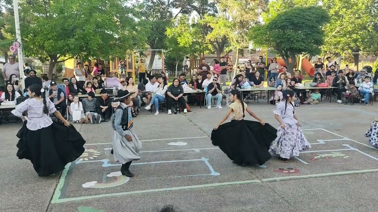 Baile en Jardín senillosa - Dejando Huellas