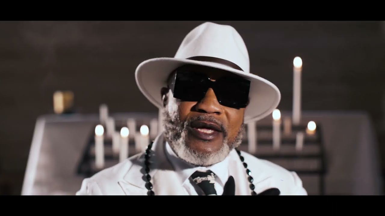Koffi Olomide - Mama Amy (Clip Officiel)