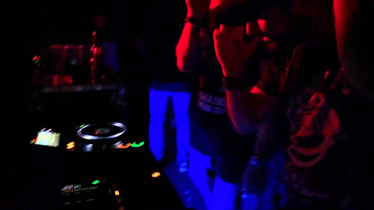 Shaun Bate aka Basslovers United playing 