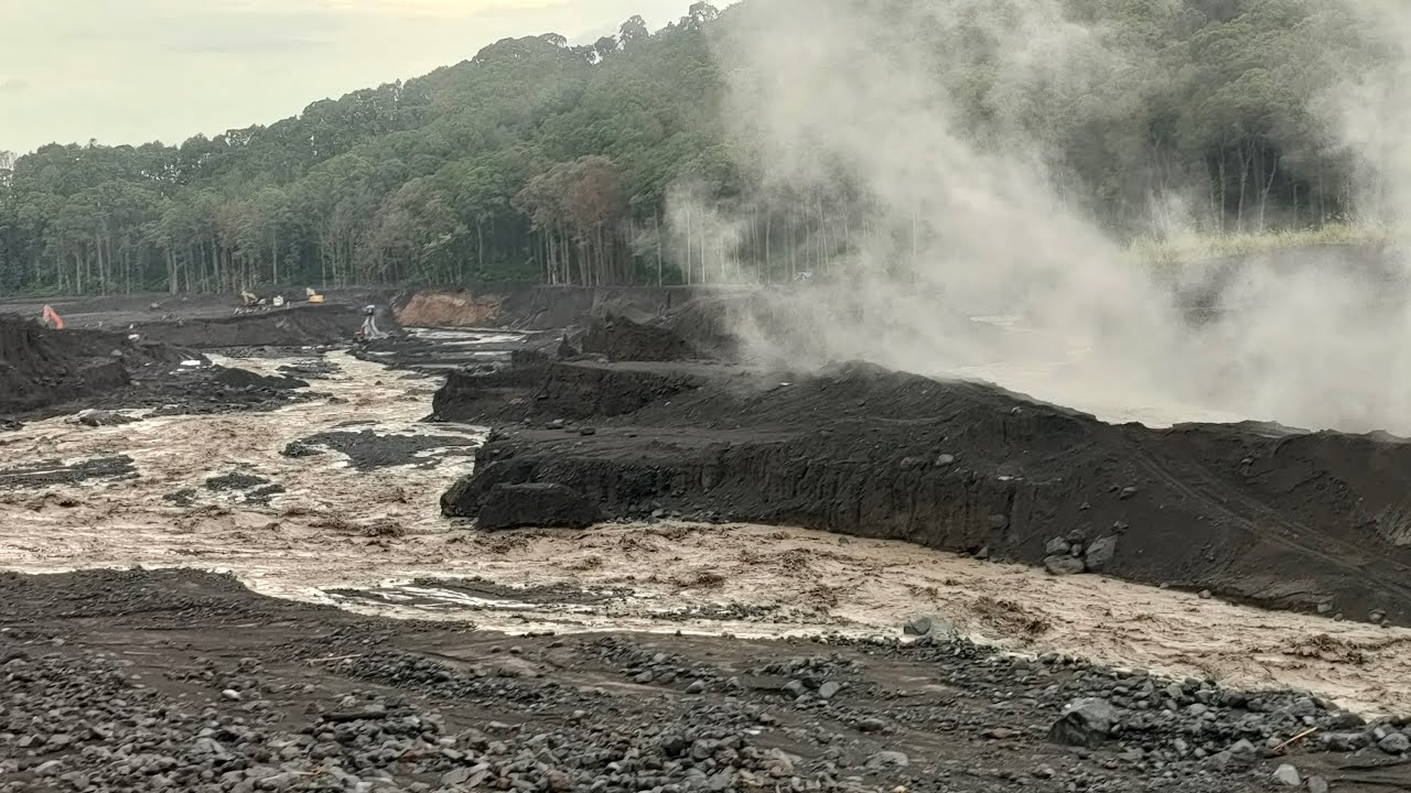 live detik² banjir lahar semeru datang waspada