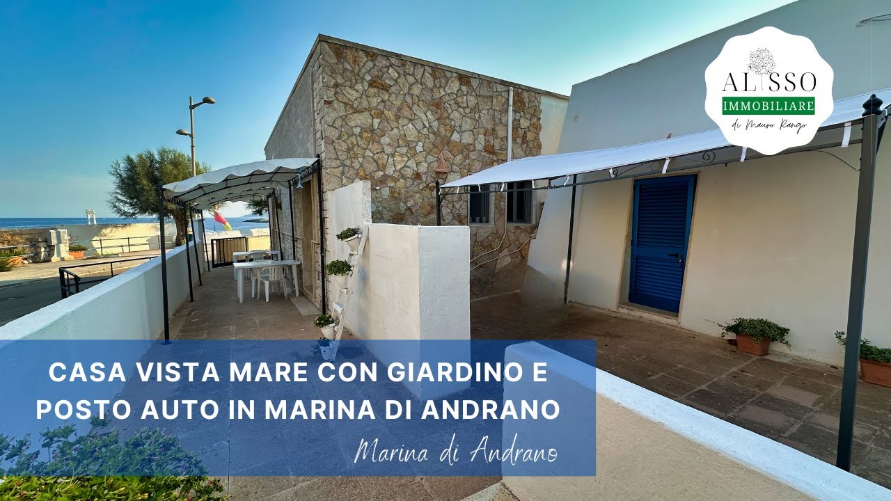 Casa vista mare con giardino e posto auto in Marina di Andrano