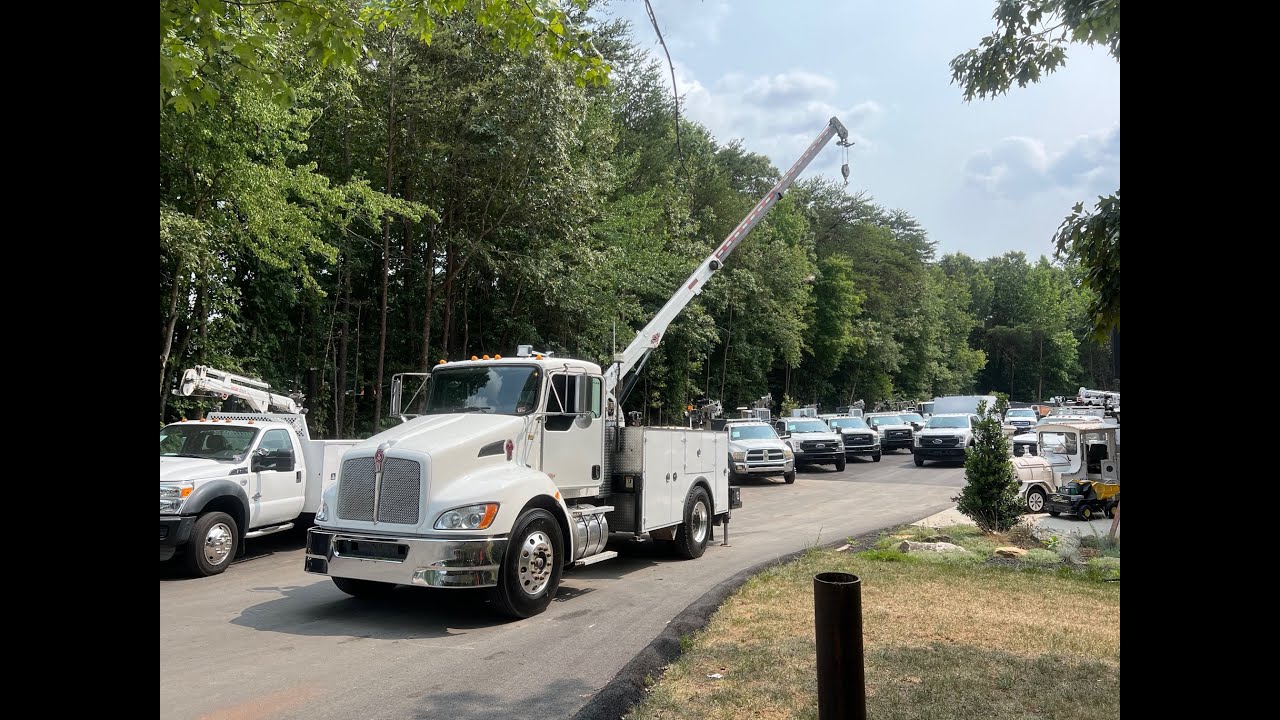 2012 Kenworth T270 Service Truck, IMT 10,000 Series Crane, Under CDL, 304k Miles, Automatic
