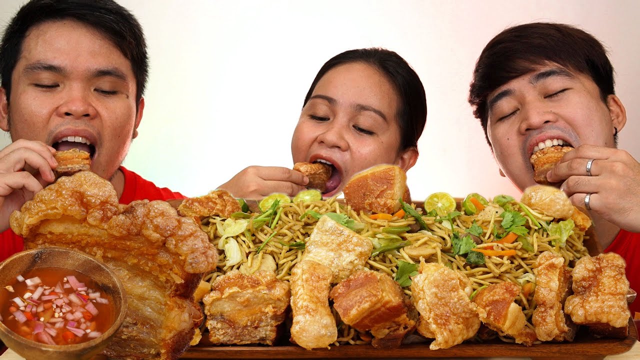 INDOOR COOKING | LECHON KAWALI ALA CHICHARON at PANCIT GUISADO | Collab W/ @rickrockfoodie
