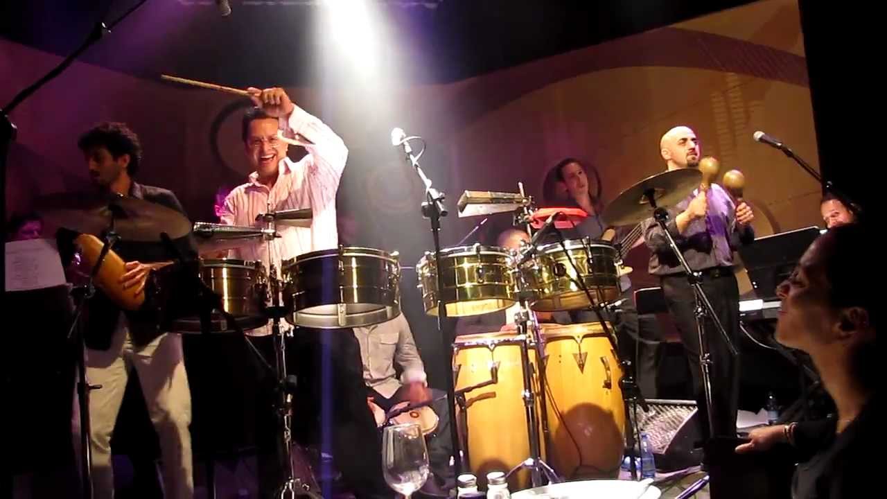 OYE COMO VA LIVE - TITO PUENTE Jr. & Fernando Knopf with Walakata! 2011