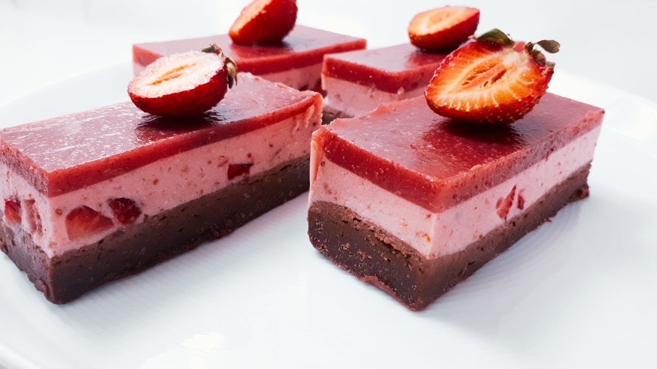 I made a strawberry dessert with three layers | دسر توت فرنگی سه طبقه